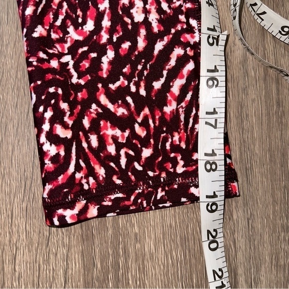 Under Armour Women’s XS Compression 19” Capris Activewear Tights - Burgundy - Picture 7 of 8